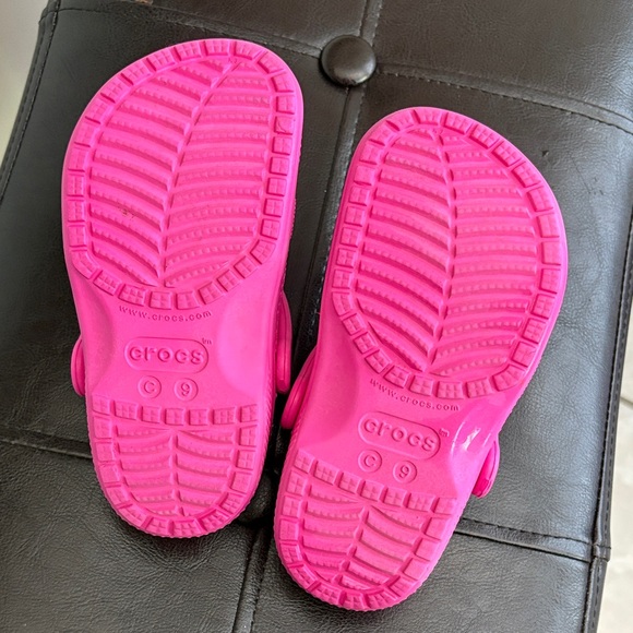 Crocs Kids Pink Clogs with Cartoon Charms size 9c - Picture 2 of 3